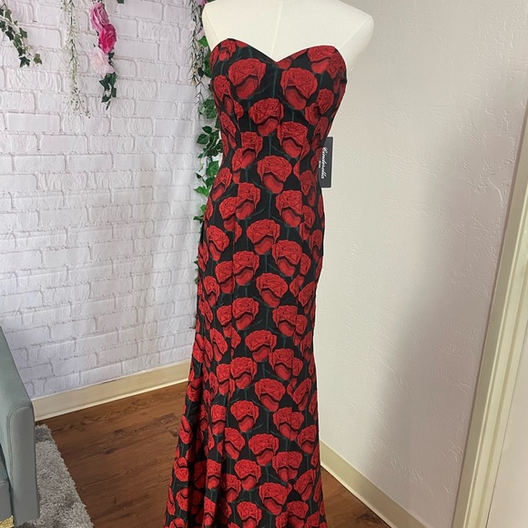 Cinderella Divine printed strapless Evening gown SZ S - Picture 8 of 10